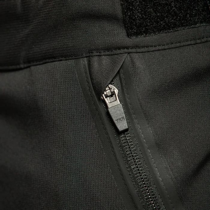 Fasthouse Men's Crossline Bike Shorts - Black pocket closeup